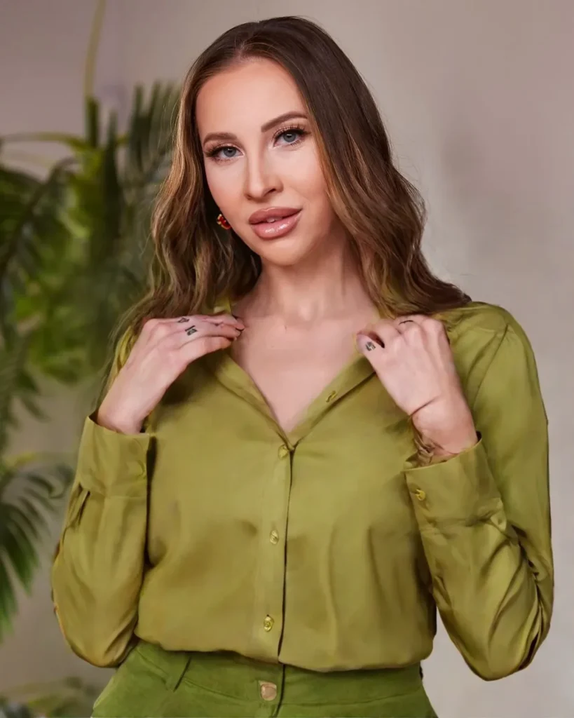 Who Melissa Stratton? Bio, Age, Career & Net Worth