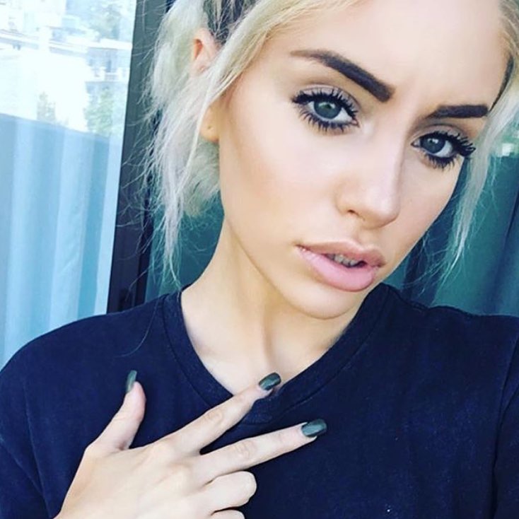 Who Is Naomi Woods? Age, Career, Height, Boyfriend & Net Worth