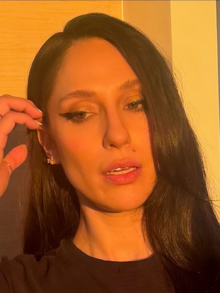 Who Is Tefi Pessoa? Bio, Age, Career & Net Worth