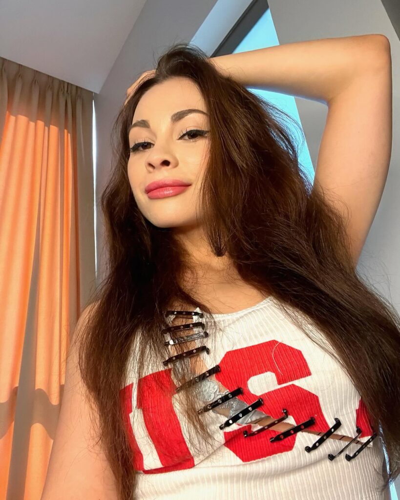 Who Is Loly Lips? Age, Career, Net Worth & More