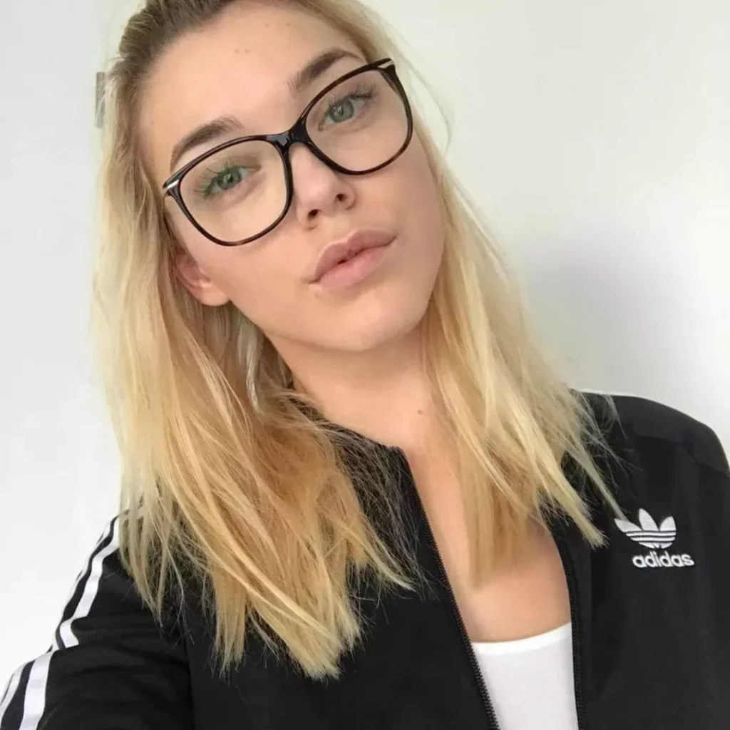 Anny Aurora Wiki: Age, Career, Height & Net Worth