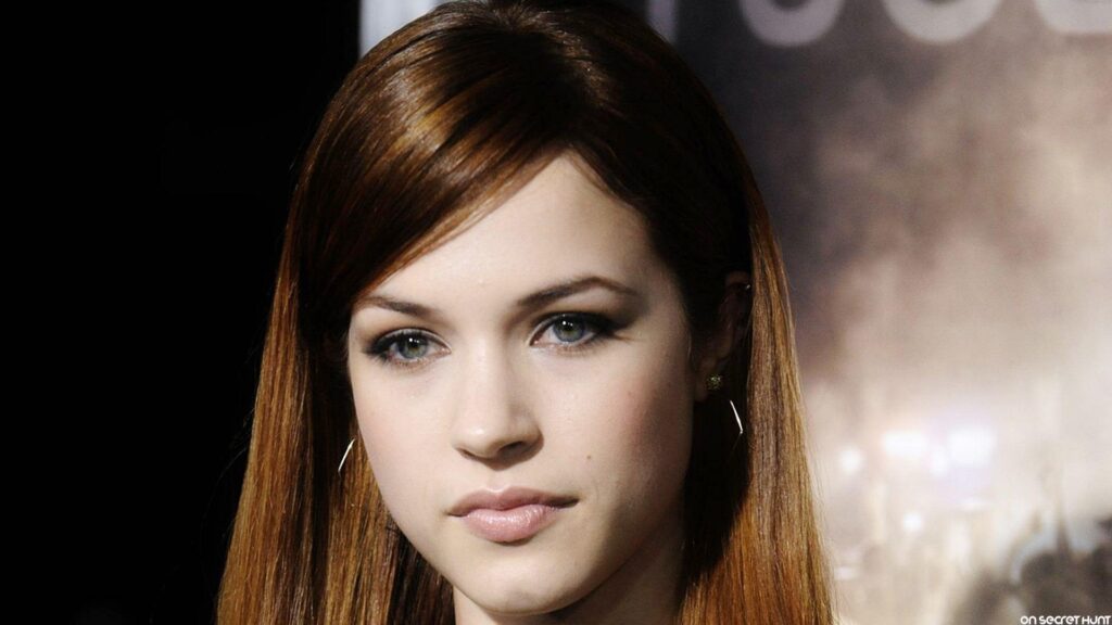 Alexis Knapp Wiki: Age, Height, Career Journey & Net Worth
