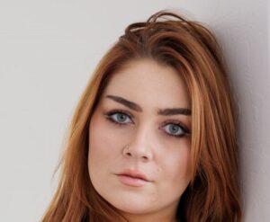 Who Is Chloe Cooper? Age, Career, Height & Net Worth