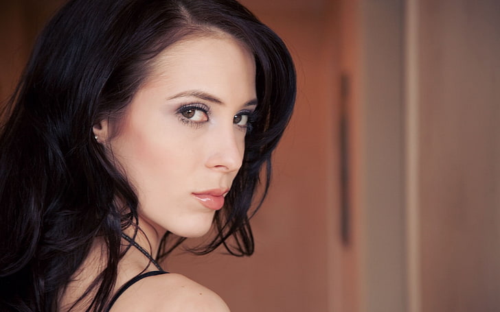 Who Is Aiden Ashley? Complete Biography, Age, Career & Net Worth 2026