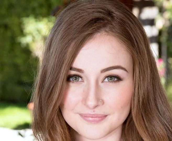 Who Is Danni Rivers? Biography, Age, Career & Net Worth